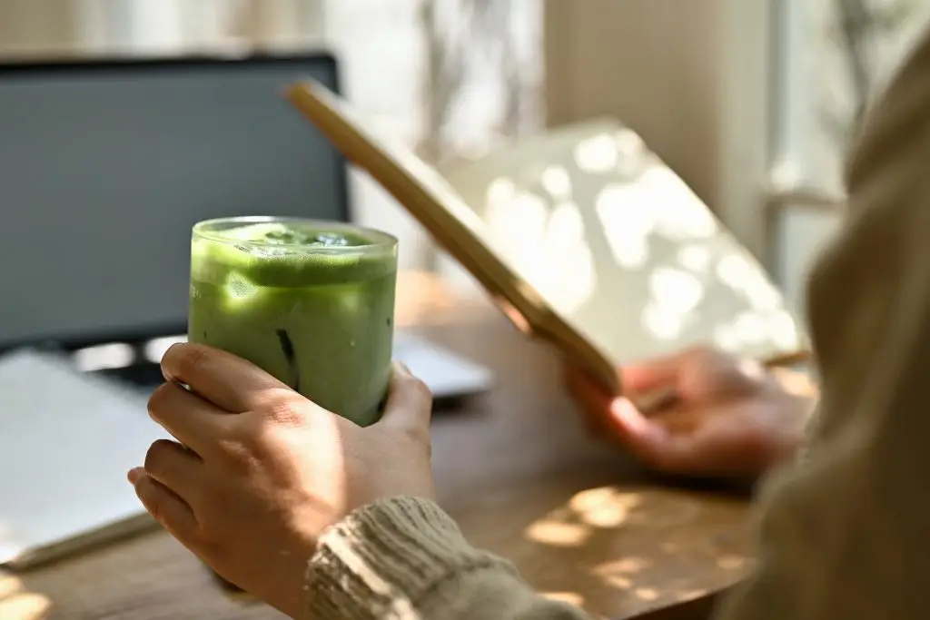 Herbata matcha z lodem