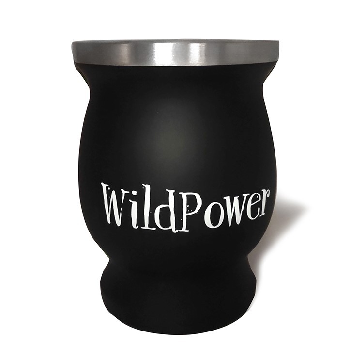 Czarne matero z białym napisem "WildPower"