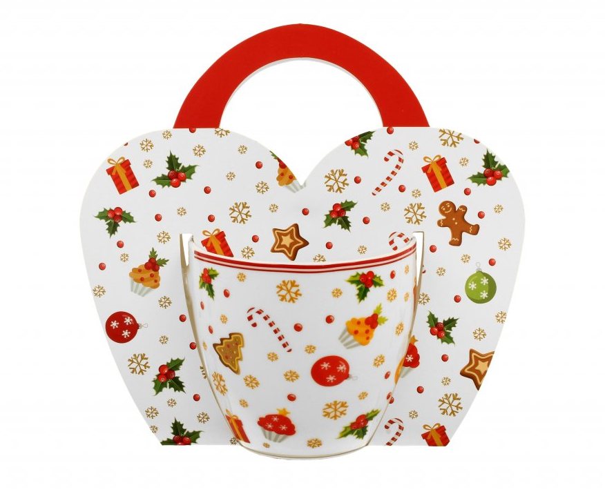 Biały kubek z motywem w świąteczne symbole w kartonowym koszyczku w kształcie serca