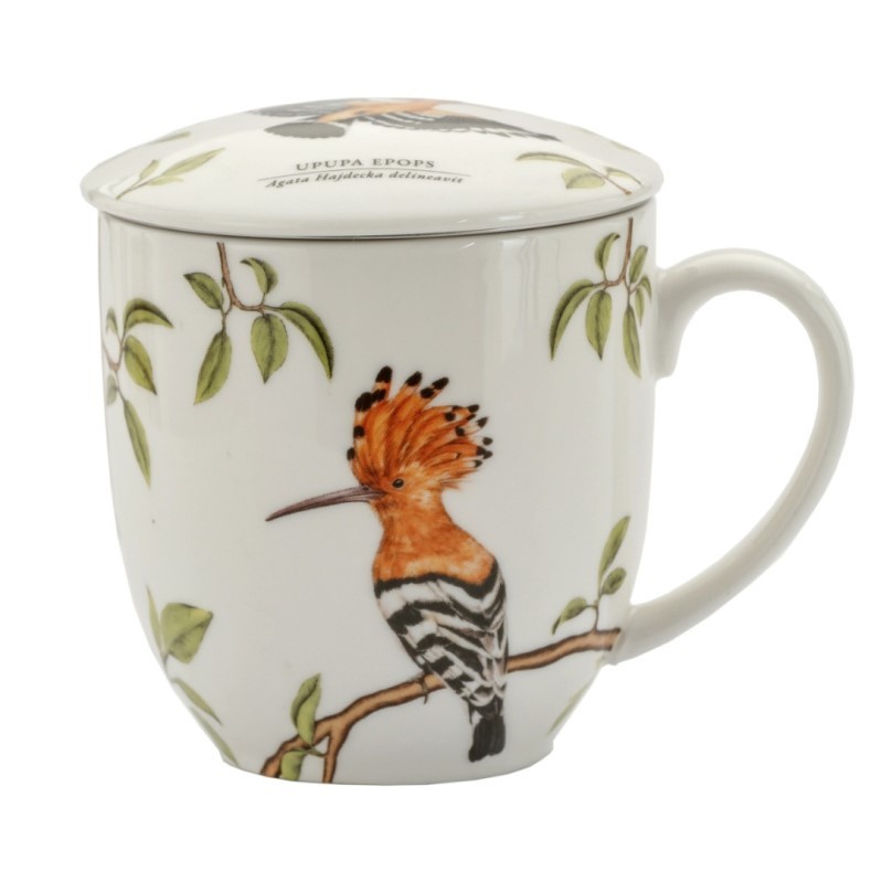 Kubek z pokrywką, ozdobiony rysunkiem dudka i gałęzi z liśćmi.