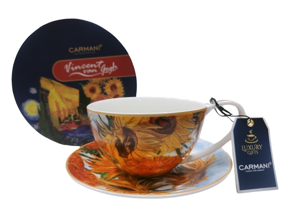 Filiżanka ze spodkiem Carmani zdobiona motywem słoneczników Van Gogha, z metką Luxury Gifts i pudełkiem w tle.