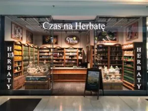 Wejście do sklepu Czas na Herbatę w centrum handlowym Mazovia w Płocku