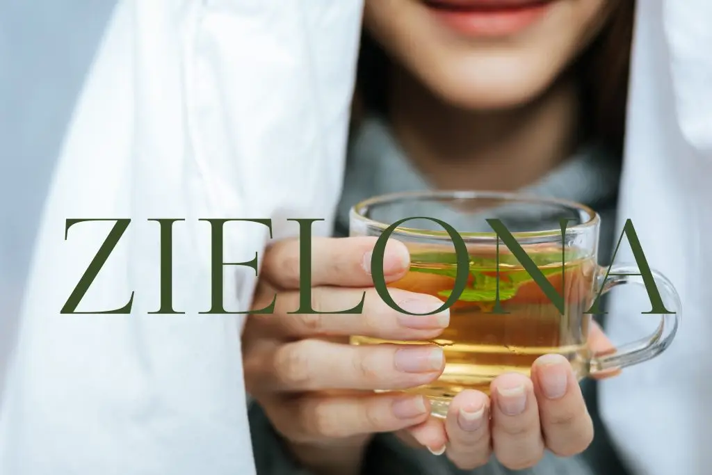Zielona herbata pita na czczo - czy to dobry pomysł?